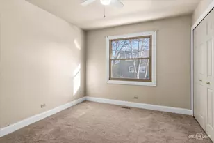 425 Carriage Hill Rd, Naperville, IL 60565 - Photo 17