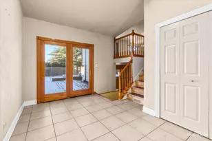 425 Carriage Hill Rd, Naperville, IL 60565 - Photo 5