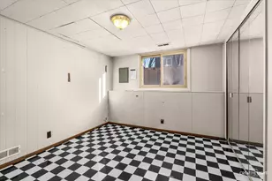 425 Carriage Hill Rd, Naperville, IL 60565 - Photo 23