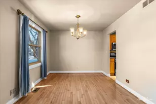 425 Carriage Hill Rd, Naperville, IL 60565 - Photo 9