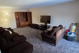 450 Raintree Ct, Glen Ellyn, IL 60137 - Photo 9