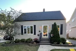 754 S Spring Rd, Elmhurst, IL 60126 - Photo 1