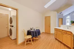 143 Canterbury Ct, Bloomingdale, IL 60108 - Photo 9