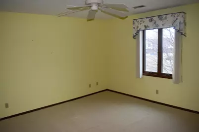 44 Crystal Court #B-2, Pontiac, IL 61764 - Photo 7