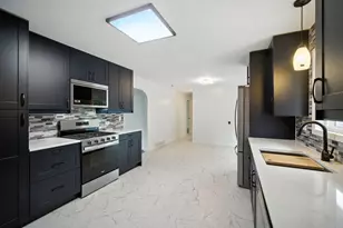 422 Damen St, Marengo, IL 60152 - Photo 3