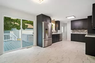 422 Damen St, Marengo, IL 60152 - Photo 5