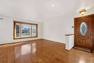 9410 Lawler Ave, Skokie, IL 60077 - Photo 3