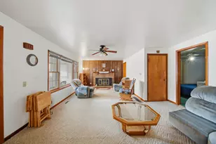 102 E Winfield St, Morrison, IL 61270 - Photo 9