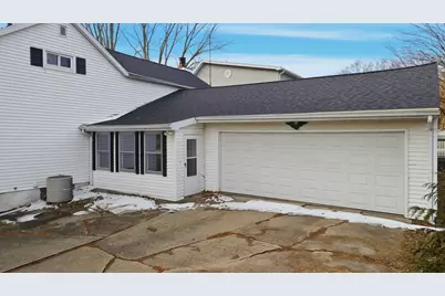 102 E Winfield Street, Morrison, IL 61270 - Photo 3