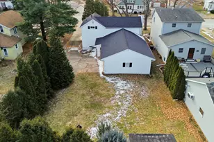 102 E Winfield St, Morrison, IL 61270 - Photo 7