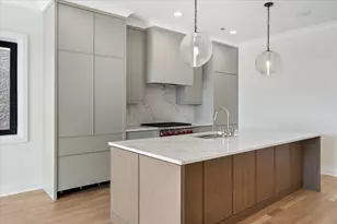 3036 N Sheffield Ave, Chicago, IL 60657 - Photo 5