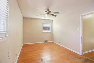 10829 S Rockwell St, Chicago, IL 60655 - Photo 11