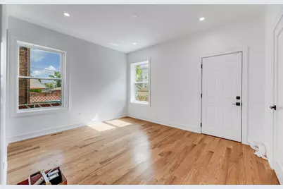 7427 S Oglesby Avenue, Chicago, IL 60649 - Photo 15