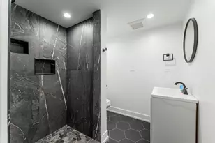 7427 S Oglesby Ave, Chicago, IL 60649 - Photo 33