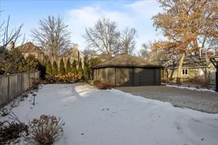 983 Cherry St, Winnetka, IL 60093 - Photo 37