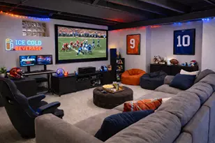 9044 S Merrill Ave, Chicago, IL 60617 - Photo 33