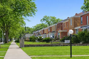 9044 S Merrill Ave, Chicago, IL 60617 - Photo 13