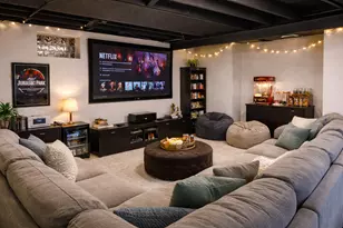 9044 S Merrill Ave, Chicago, IL 60617 - Photo 31