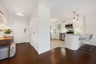 1313 N Ritchie Ct, Chicago, IL 60610 - Photo 5