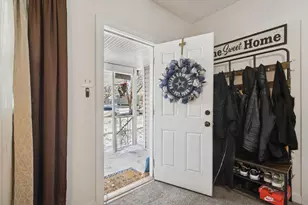 418 Adams St, Rockford, IL 61107 - Photo 3