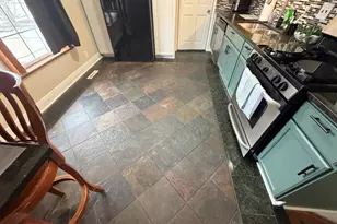 1000 Adams Ct, Carpentersville, IL 60110 - Photo 11