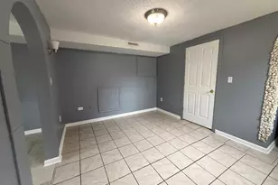 1000 Adams Ct, Carpentersville, IL 60110 - Photo 23