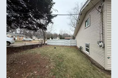 1000 Adams Court, Carpentersville, IL 60110 - Photo 41