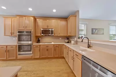 725 Bohannon Circle, Oswego, IL 60543 - Photo 7