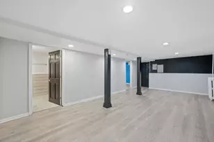 4827 W Crystal St, Chicago, IL 60651 - Photo 19