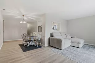 2238 Abbeywood Dr, Lisle, IL 60532 - Photo 3