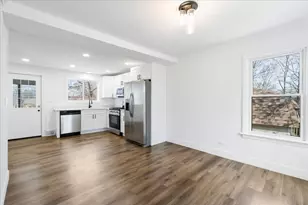 122 S Park St, Westmont, IL 60559 - Photo 7