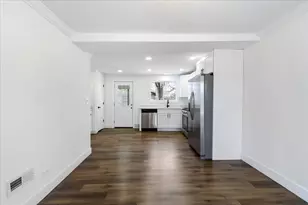 122 S Park St, Westmont, IL 60559 - Photo 9