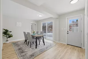 2404 Sigwalt St, Rolling Meadows, IL 60008 - Photo 11