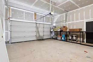 329 N Aspen Dr, Cortland, IL 60112 - Photo 41