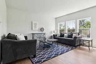 329 N Aspen Dr, Cortland, IL 60112 - Photo 11