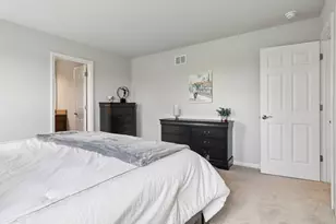 329 N Aspen Dr, Cortland, IL 60112 - Photo 35