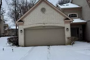 5261 Pebble Ln, Crystal Lake, IL 60012 - Photo 1