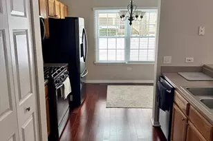 5261 Pebble Ln, Crystal Lake, IL 60012 - Photo 5