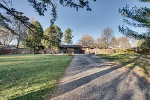 1212 Century Oaks Dr, Elgin, IL 60123 - Photo 3