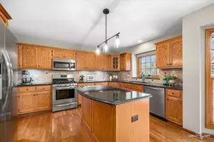 4507 Barr Creek Ln, Naperville, IL 60564 - Photo 3