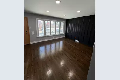 5200 S Lotus Avenue, Chicago, IL 60638 - Photo 3