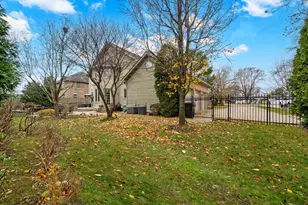 1437 Sunset Ridge Rd, Glenview, IL 60025 - Photo 57