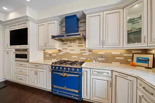 1437 Sunset Ridge Rd, Glenview, IL 60025 - Photo 13