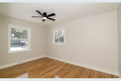 4818 Strong Road, Crystal Lake, IL 60014 - Photo 13