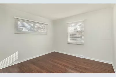 1913 Milton Avenue, Northbrook, IL 60062 - Photo 21