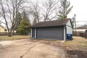 325 Roger Rd, Darien, IL 60561 - Photo 23