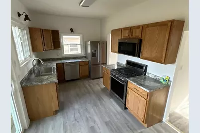 101 N Vermillion Street, Troy Grove, IL 61372 - Photo 3