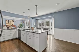 401 69th St, Darien, IL 60561 - Photo 7