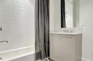 21 N May St, Chicago, IL 60607 - Photo 31