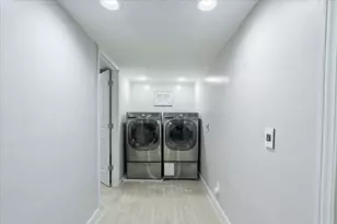 607 Old Farm Rd, Bloomington, IL 61704 - Photo 31